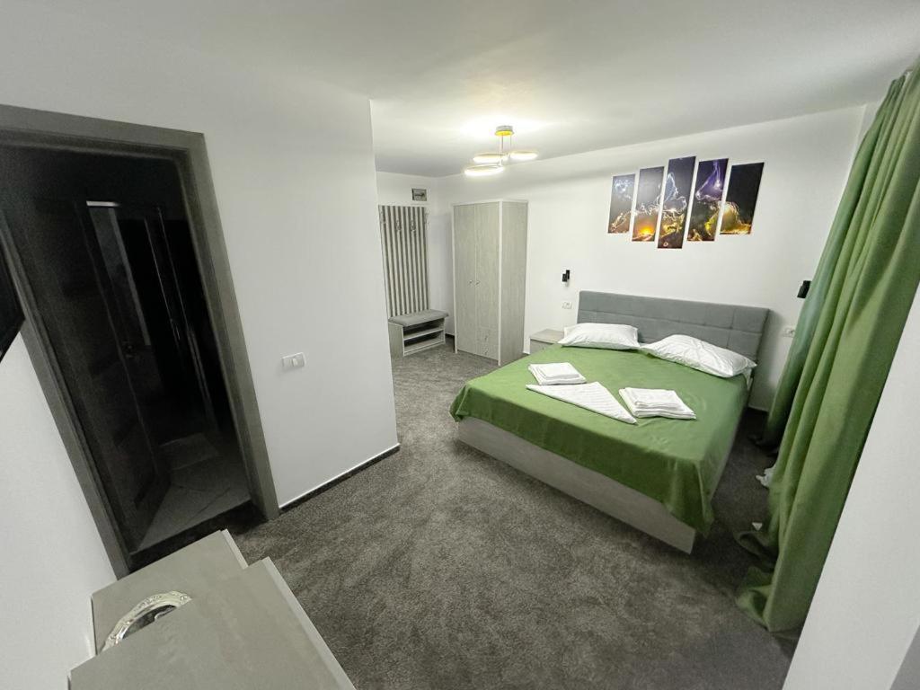 Popasul Lui Gicuta Bed & Breakfast Curtea de Argeş Eksteriør bilde
