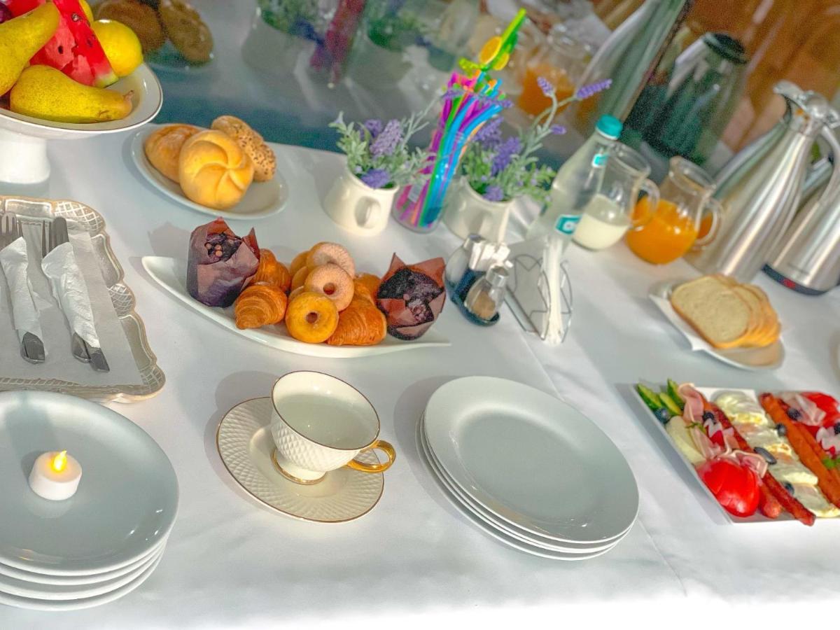 Popasul Lui Gicuta Bed & Breakfast Curtea de Argeş Eksteriør bilde