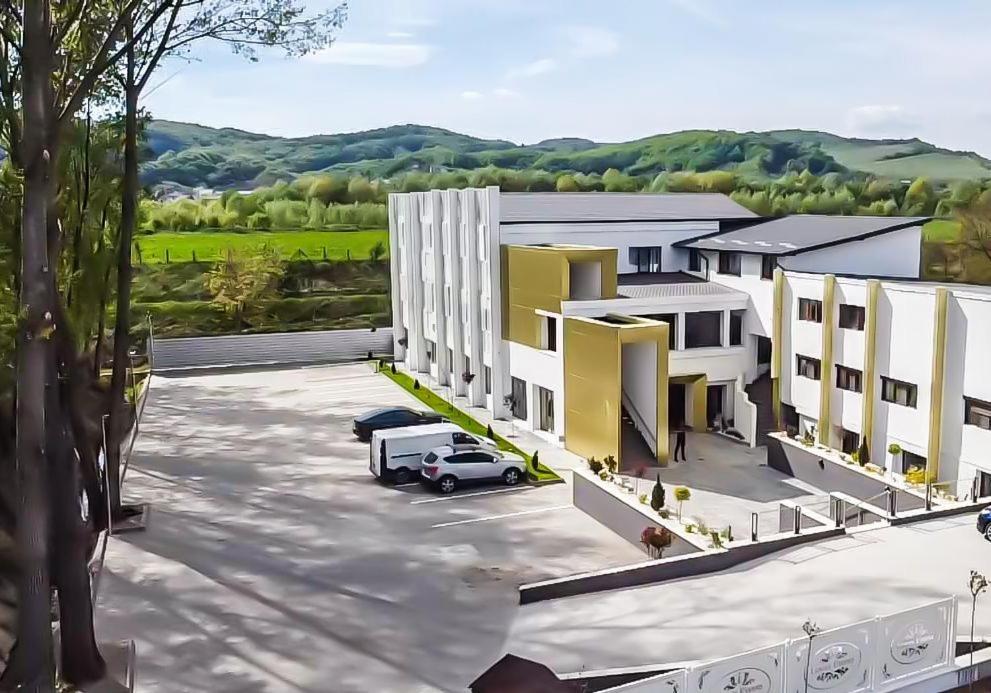 Popasul Lui Gicuta Bed & Breakfast Curtea de Argeş Eksteriør bilde
